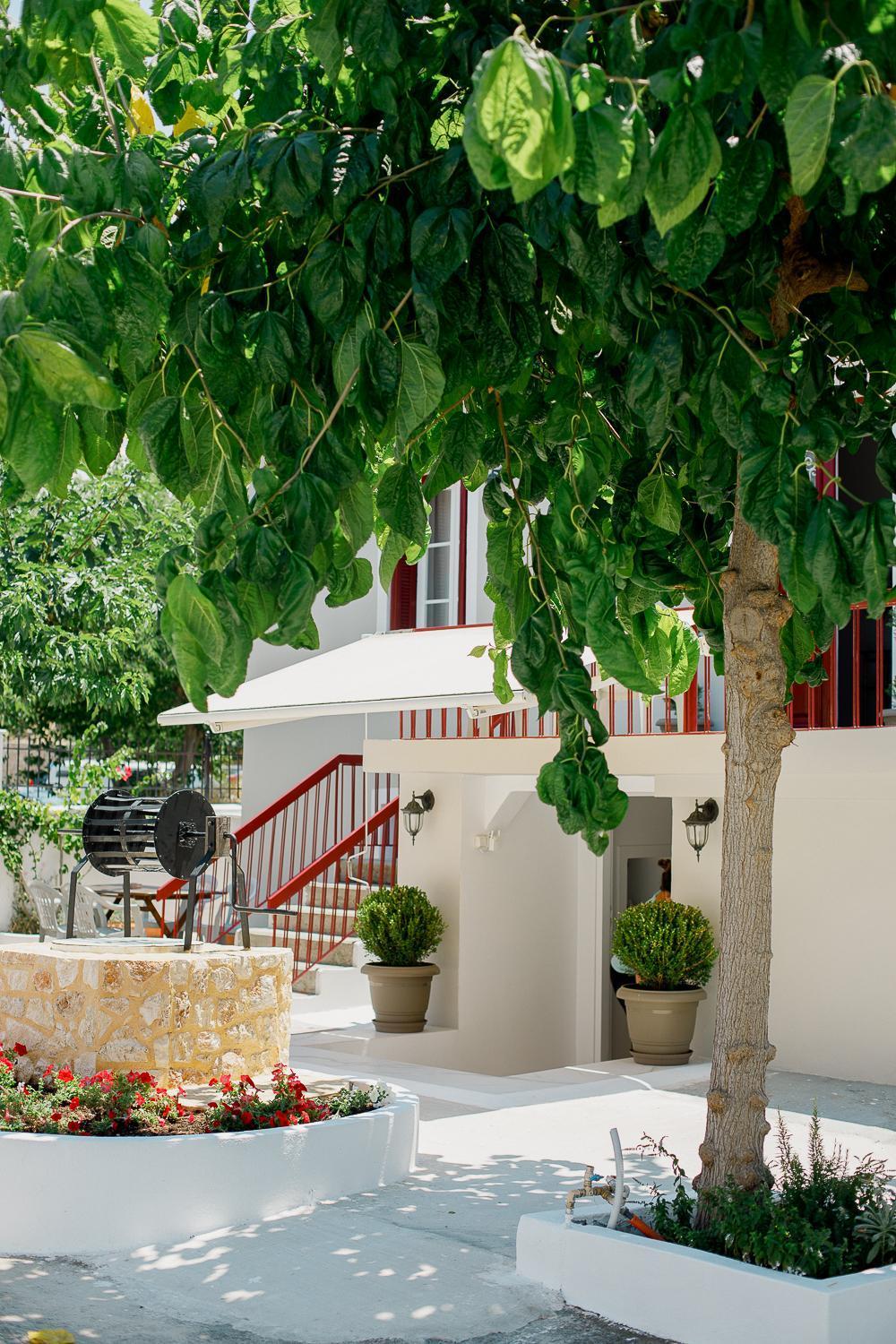 Aparthotel Iris Garden Retreat Corinth Zewnętrze zdjęcie
