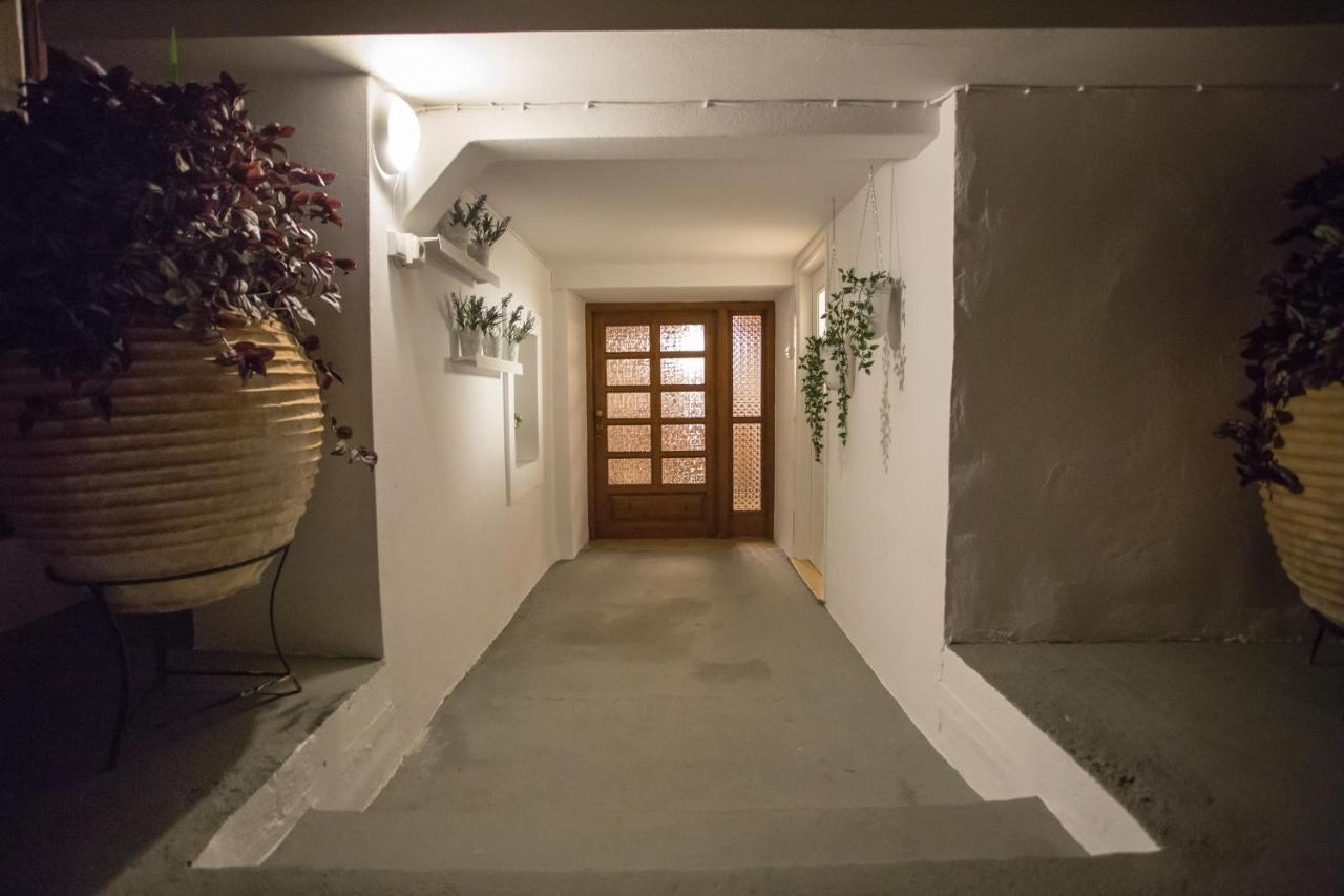 Aparthotel Iris Garden Retreat Corinth Zewnętrze zdjęcie